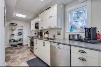19340 Hammond Rd in Pitt Meadows, BC - Building Photo - Building Photo