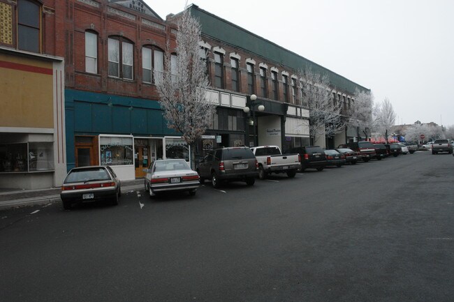 Vendome Apartments in Ellensburg, WA - Building Photo - Building Photo