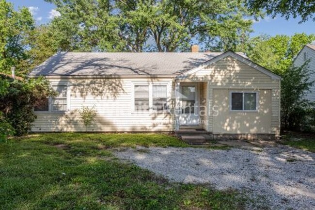 property at 1255 N Oliver St