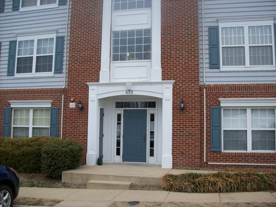 653 Constellation Square SE in Leesburg, VA - Building Photo