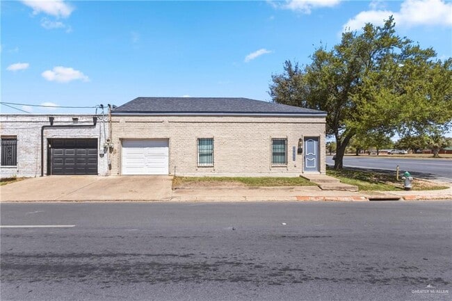 property at 18 La Vista Ave