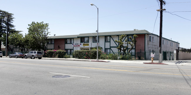 Vineland Courtyard