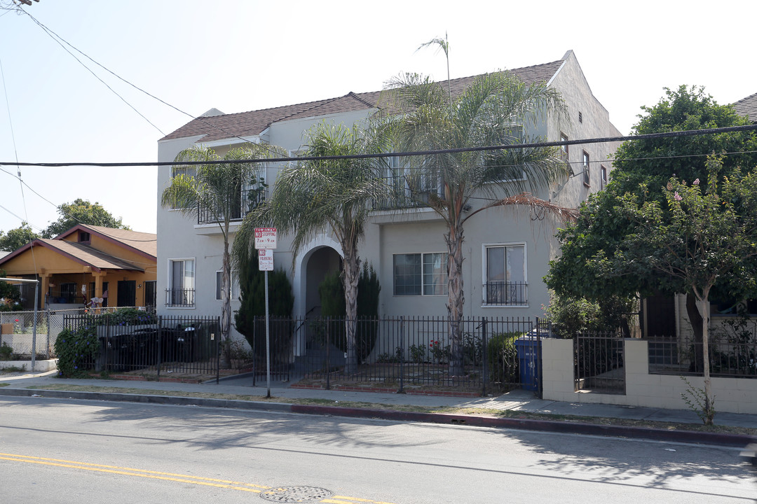 1154 S Normandie Ave in Los Angeles, CA - Foto de edificio