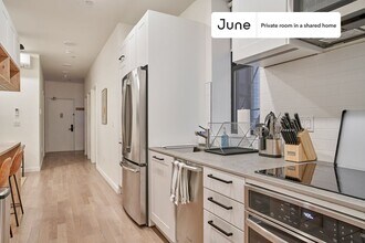 Room in Shared 4.0 bed/3 bath home in New York, NY - Building Photo - Building Photo