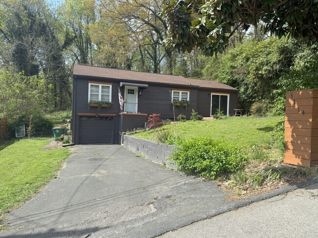 property at 3114 Moseley Cir