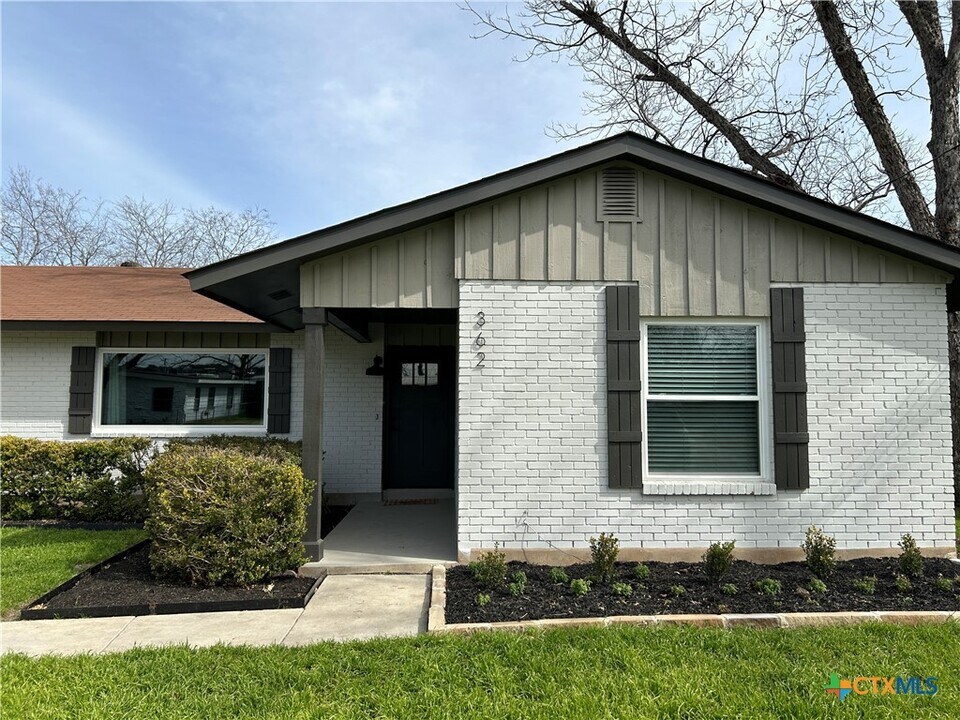 362 Lockener Ave in New Braunfels, TX - Building Photo