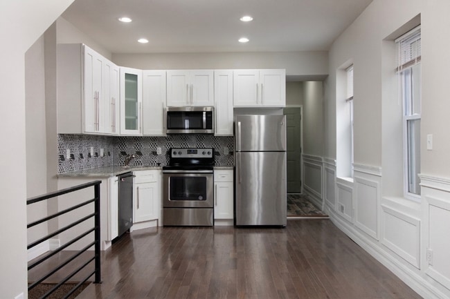 628 N 42nd St in Philadelphia, PA - Building Photo - Building Photo