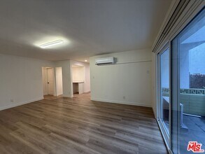 314 S Clark Dr in Los Angeles, CA - Building Photo - Building Photo