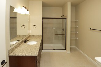 Highlands at Red Hawk in Castle Rock, CO - Foto de edificio - Interior Photo