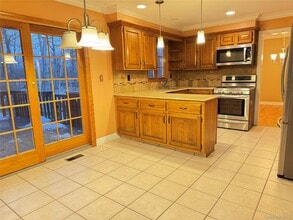 9 Glen Rose Ct in West Nyack, NY - Building Photo - Building Photo