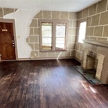 2540 Gladstone Dr in Dallas, TX - Building Photo - Building Photo