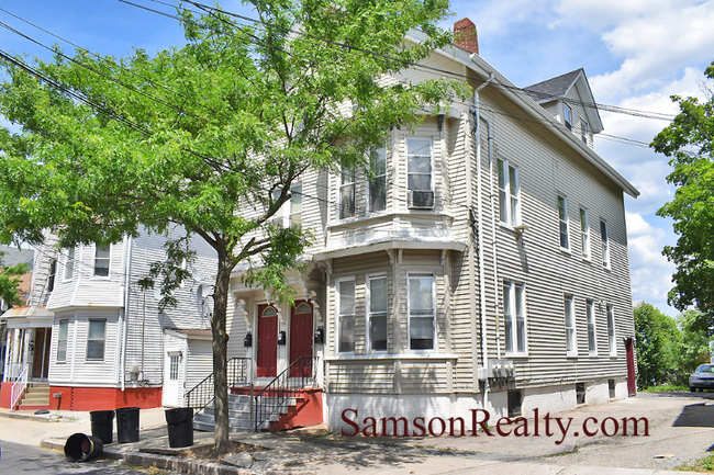 166 Garden St in Pawtucket, RI - Building Photo - Building Photo