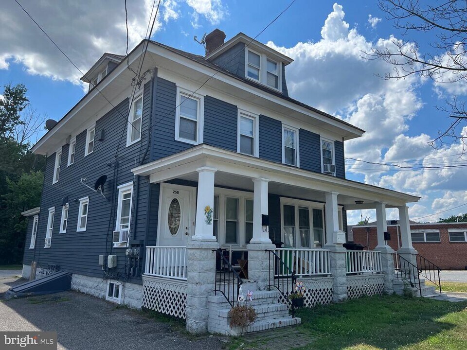25 Robbinsville Allentown Rd in Trenton, NJ - Building Photo