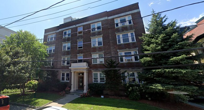 17 Centre St, Unit A in Cambridge, MA - Building Photo - Building Photo