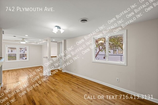 742 Plymouth Ave in Buffalo, NY - Building Photo - Building Photo