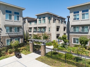 Stonebrier Apartment Homes in Stockton, CA - Foto de edificio - Building Photo