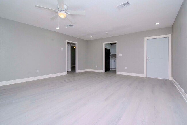 1313 Eagleview Dr in Brandon, FL - Building Photo - Building Photo