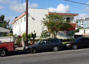 712 W Beach Ave in Inglewood, CA - Building Photo - Building Photo