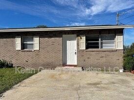 160 N Nekoma Ave in Lake Alfred, FL - Building Photo