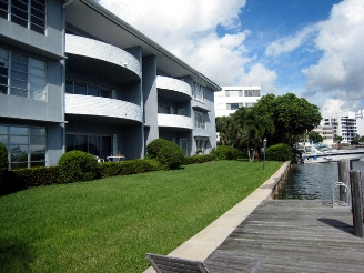 Edgewater Apartments in Bay Harbor Islands, FL - Building Photo