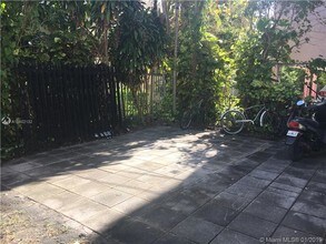 1619 Jefferson Ave-Unit -10 in Miami Beach, FL - Building Photo - Building Photo