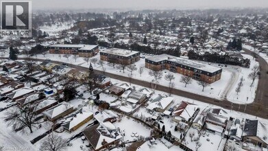 370 Admiral Dr in London, ON - Building Photo - Building Photo