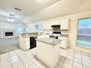 2808 Liberation Ct in Dallas, TX - Building Photo - Building Photo