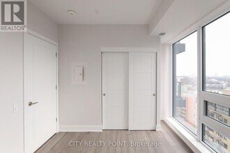2525-2525 Bathurst St in Toronto, ON - Building Photo - Building Photo