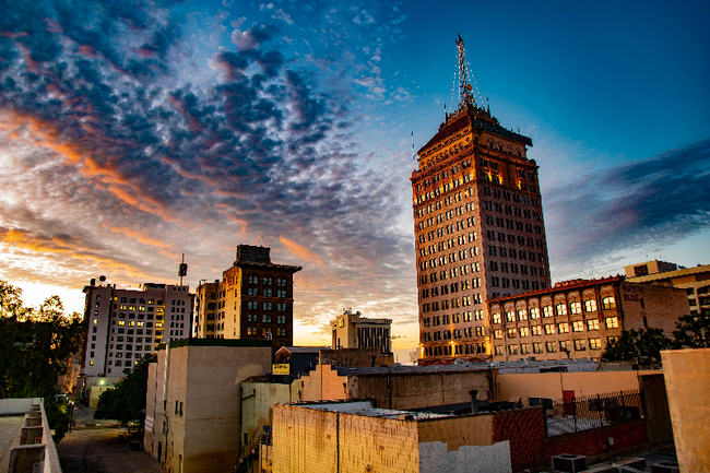 1060 Fulton St in Fresno, CA - Building Photo - Building Photo