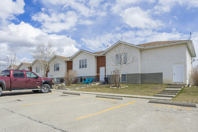 Seminary Ridge in Cochrane, AB - Building Photo - Primary Photo