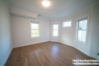 37 Calumet St, Unit 1 in Boston, MA - Foto de edificio - Building Photo