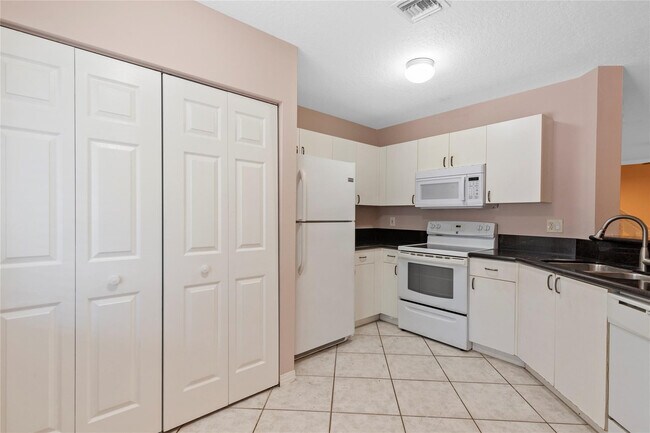 1186 SW 44th Ave in Deerfield Beach, FL - Building Photo - Building Photo