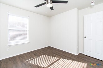 1321 Cozy Creek Dr in Temple, TX - Foto de edificio - Building Photo