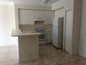 11060 SW 196th St, Unit 307 in Cutler Bay, FL - Building Photo - Building Photo