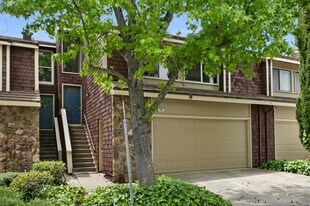 238 Thistle Cir in Martinez, CA - Building Photo