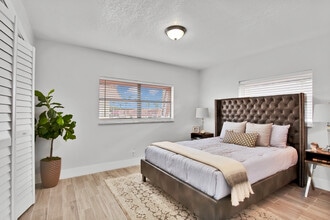 New Colony Homes in Lauderhill, FL - Foto de edificio - Building Photo