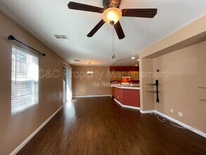 425 S Meadowbrook Dr in San Diego, CA - Building Photo - Building Photo