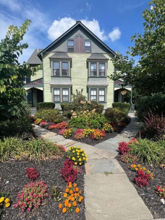 182 Morris St-Unit -B in Morristown, NJ - Building Photo