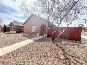 5025 55th St in Lubbock, TX - Building Photo - Building Photo