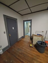 220 Church St, Unit #1 in Poughkeepsie, NY - Foto de edificio - Building Photo