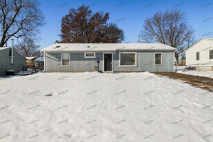 1310 N Indian Ln in Independence, MO - Building Photo