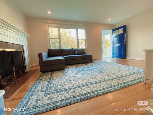 property at 5007 Laguna Rd