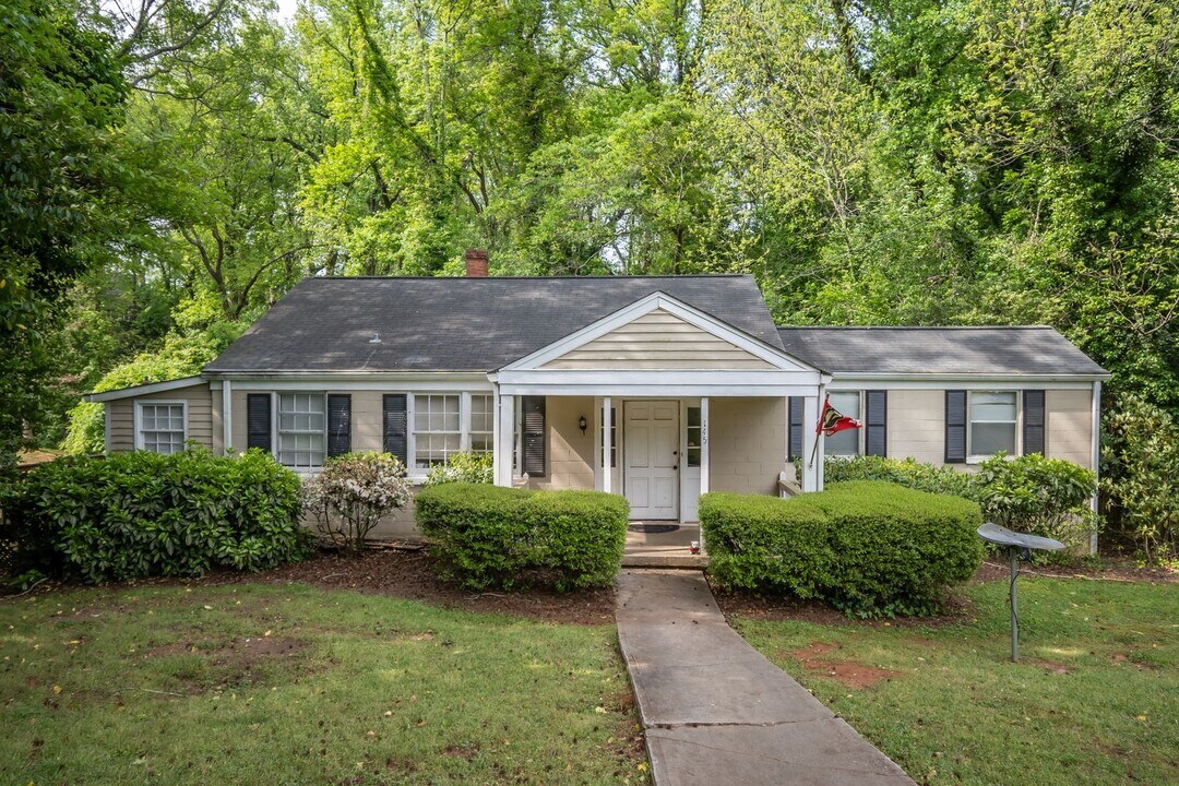 145 Oakland Way in Athens, GA - Building Photo