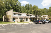 Greenwood Villa in Westland, MI - Foto de edificio - Building Photo