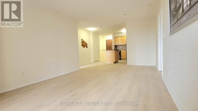 310 Burnhamthorpe Rd W in Mississauga, ON - Building Photo - Building Photo