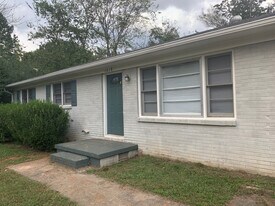 1618 Hampton Rd NW in Huntsville, AL - Building Photo