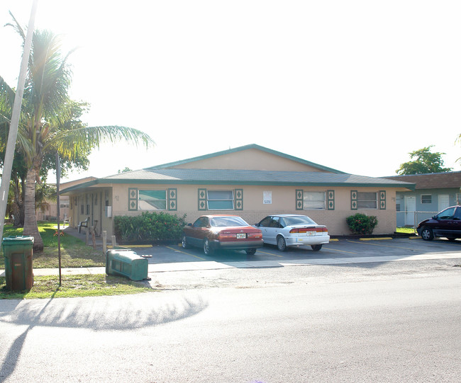 2248 NW 57th Ave in Fort Lauderdale, FL - Building Photo - Building Photo