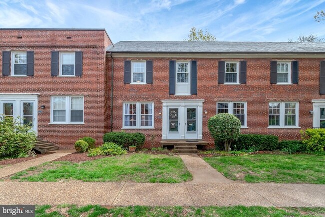 2600 16th St S, Unit 408 in Arlington, VA - Building Photo - Building Photo