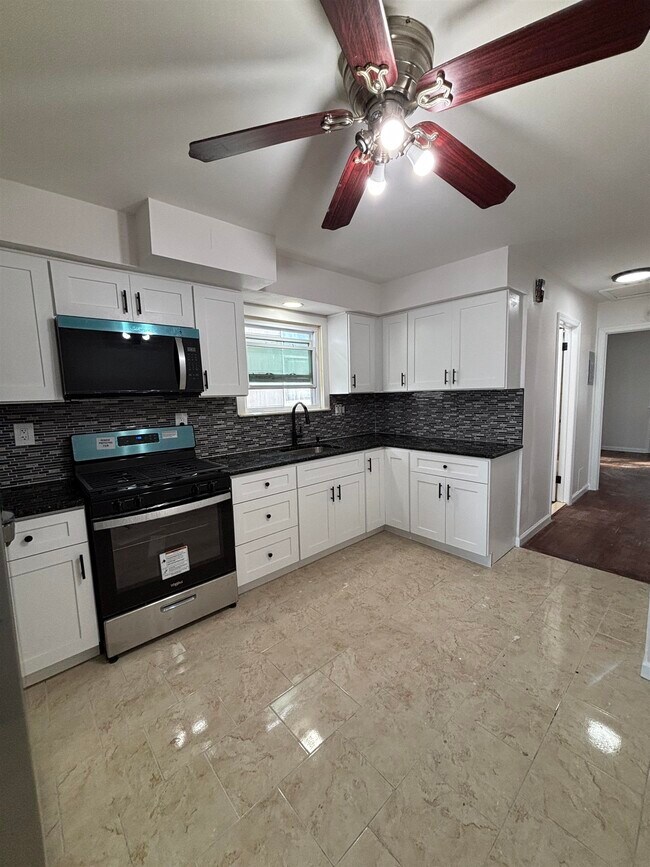 87 Hague St in Jersey City, NJ - Building Photo - Building Photo
