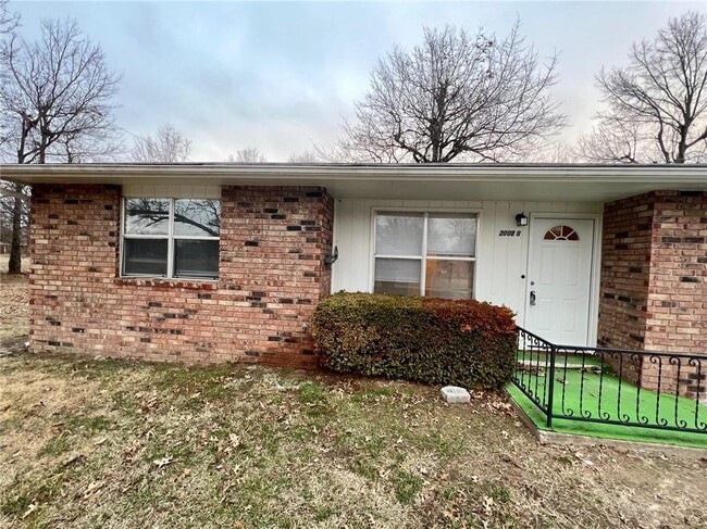 property at 2008 Horseshoe Dr